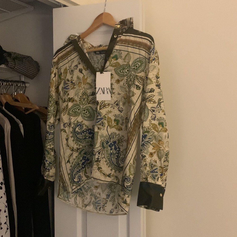 Brand new Zara button down floral blouse